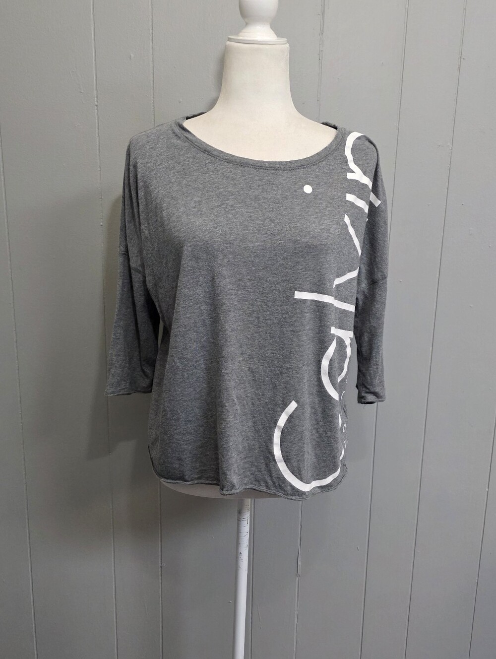 Calvin Klein Performance Quick Dry Gray Top Size M